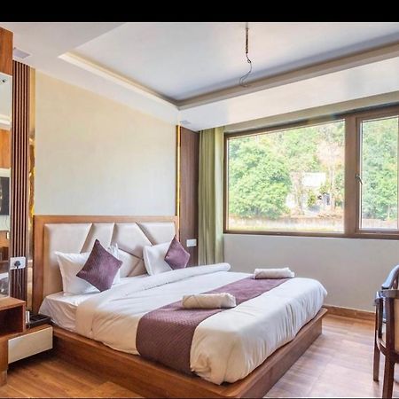 Hotel & Hostel Vimal Ganga Risikés Kültér fotó