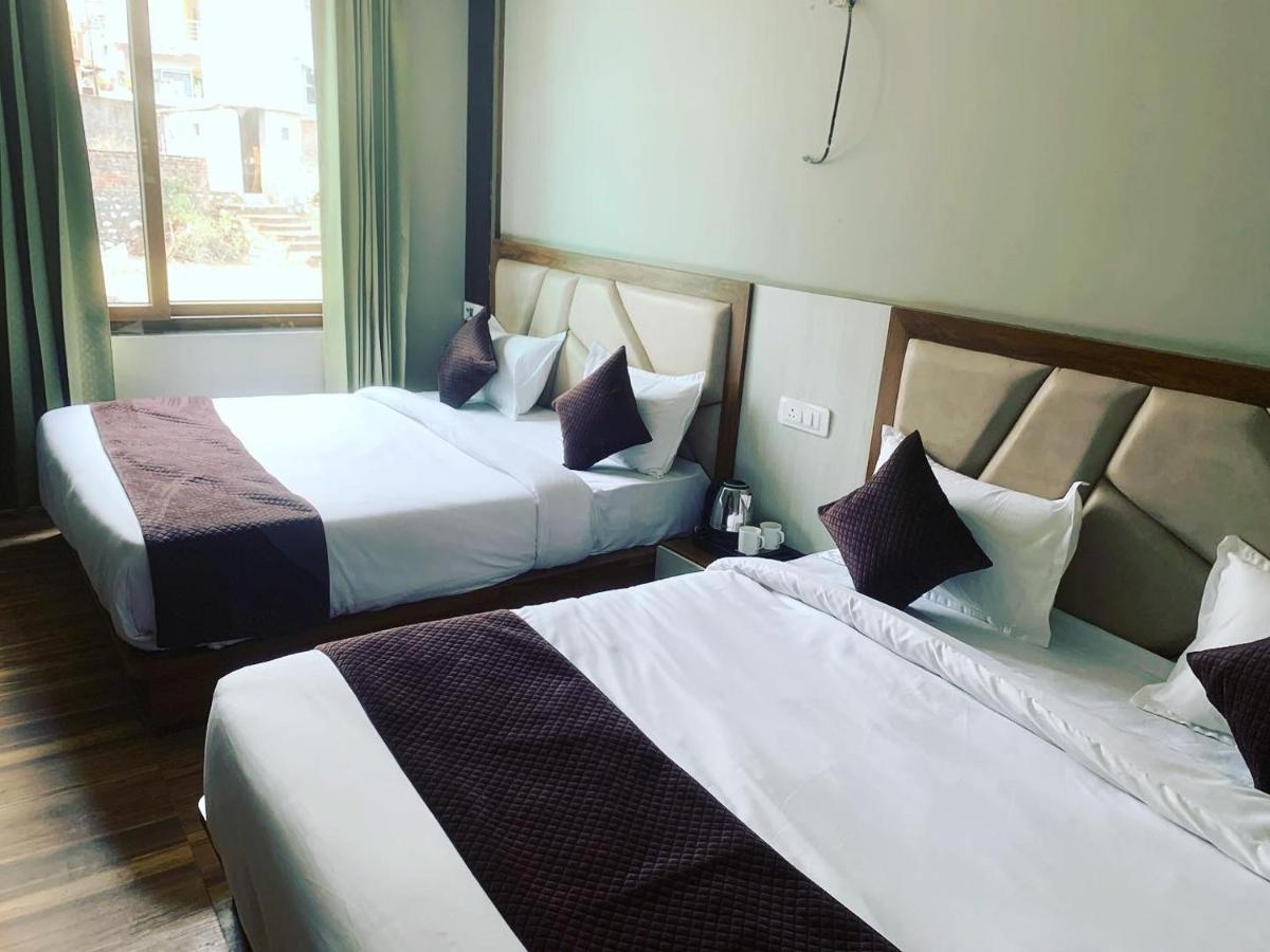 Hotel & Hostel Vimal Ganga Risikés Kültér fotó