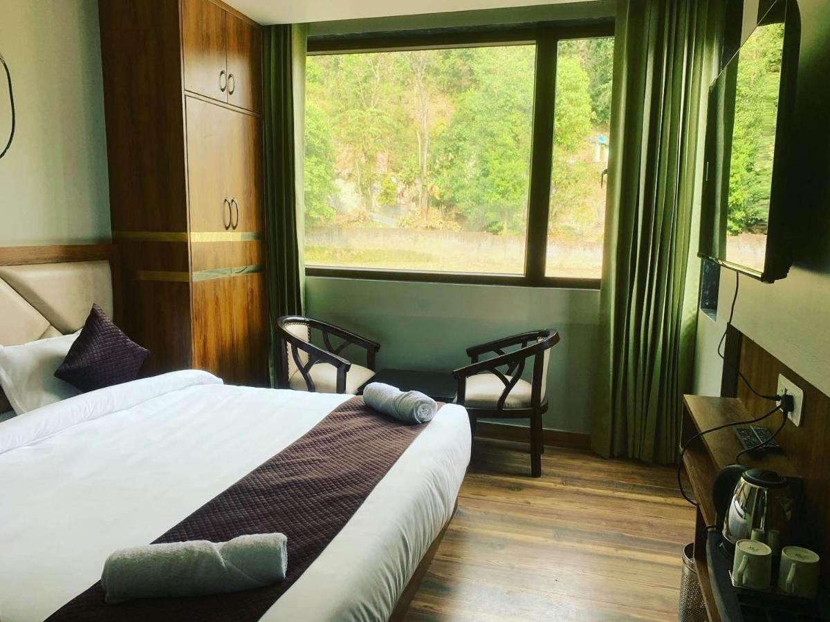Hotel & Hostel Vimal Ganga Risikés Kültér fotó