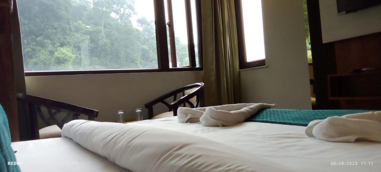 Hotel & Hostel Vimal Ganga Risikés Kültér fotó