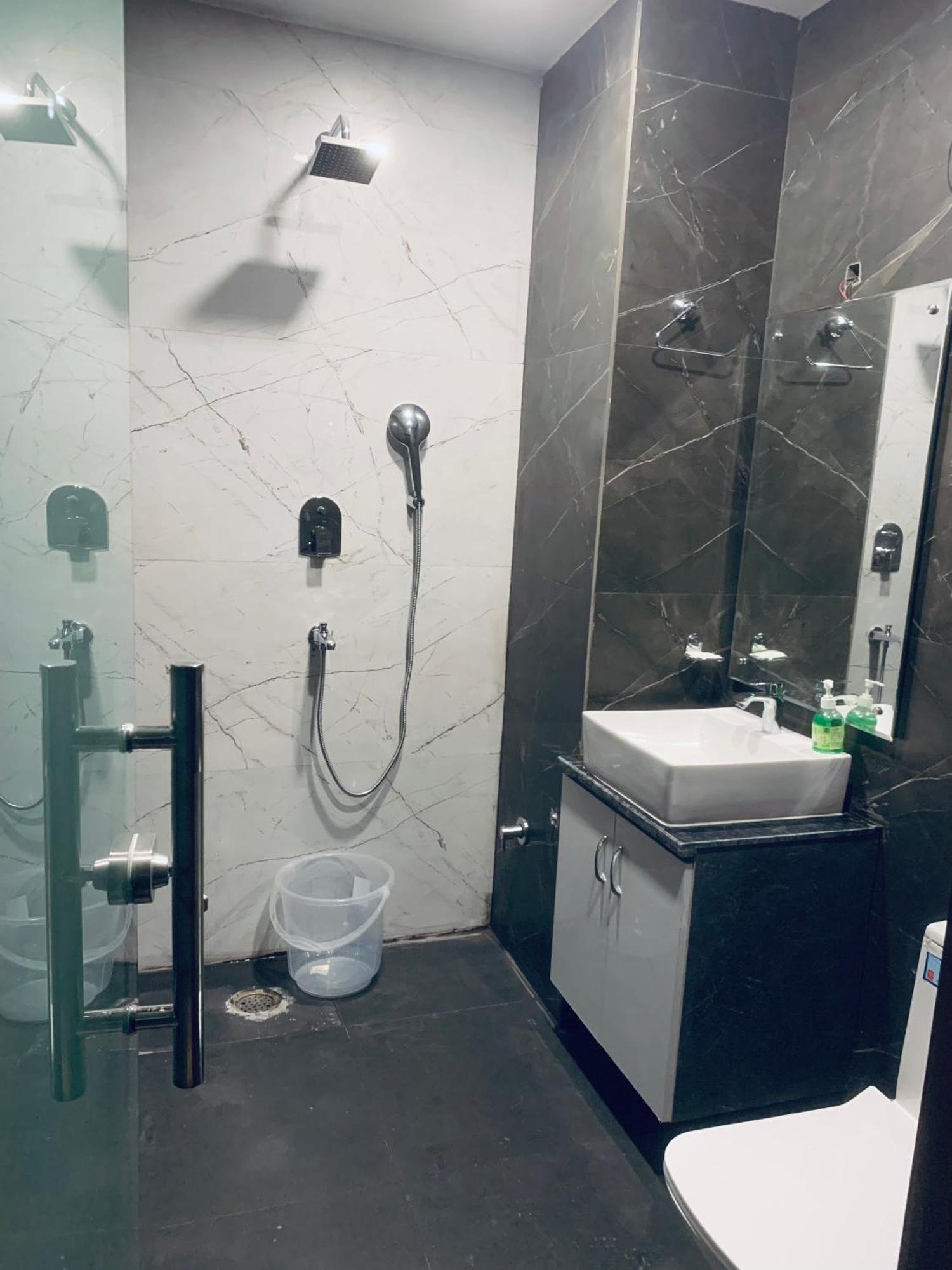 Hotel & Hostel Vimal Ganga Risikés Kültér fotó