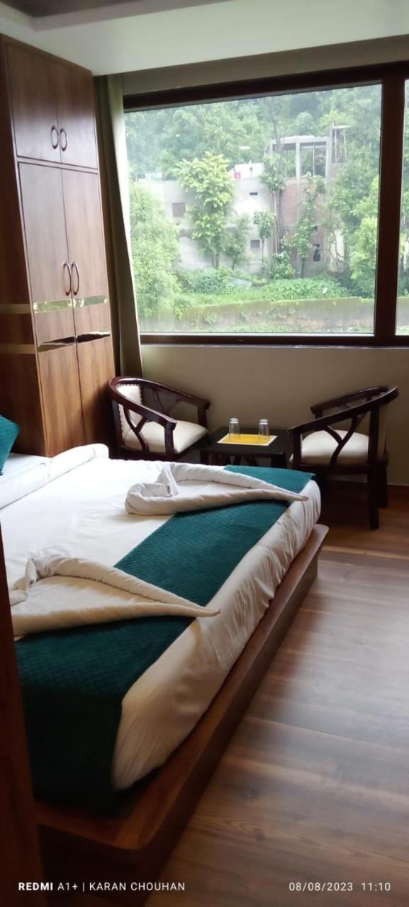 Hotel & Hostel Vimal Ganga Risikés Kültér fotó
