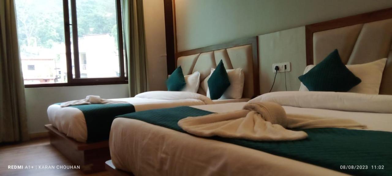 Hotel & Hostel Vimal Ganga Risikés Kültér fotó
