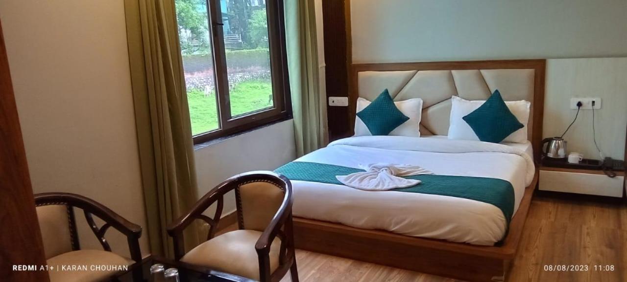 Hotel & Hostel Vimal Ganga Risikés Kültér fotó